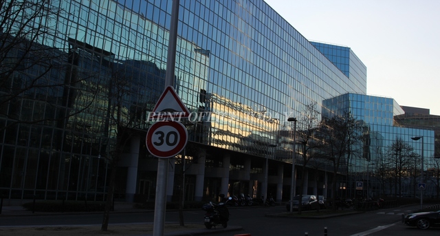 office rent arcs de seine-1