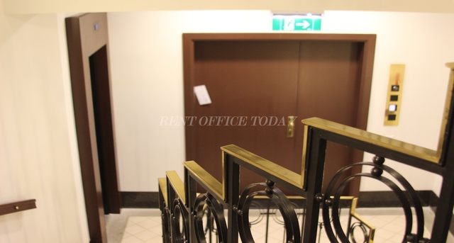 office rent goldenes quartier office-1