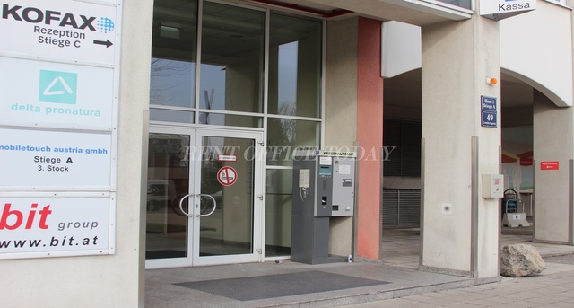 office rent u6 center siebenhirten-1