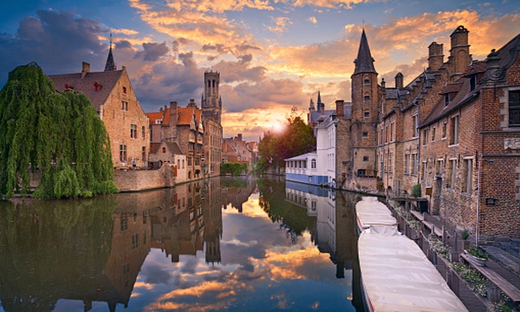 Kiadó iroda Brugge