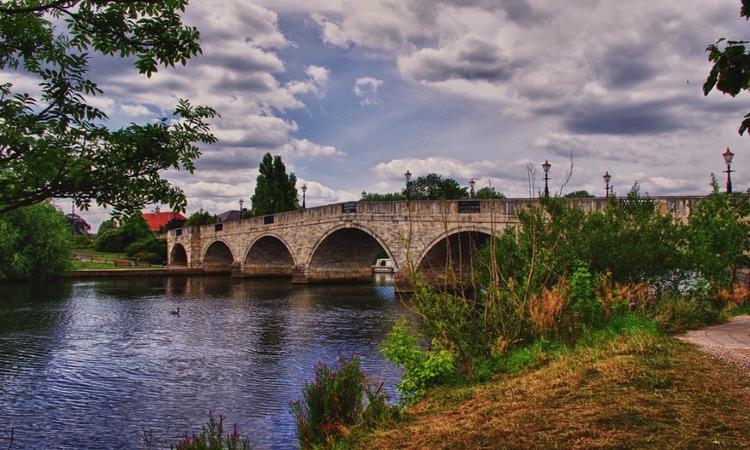 Location bureau Chertsey
