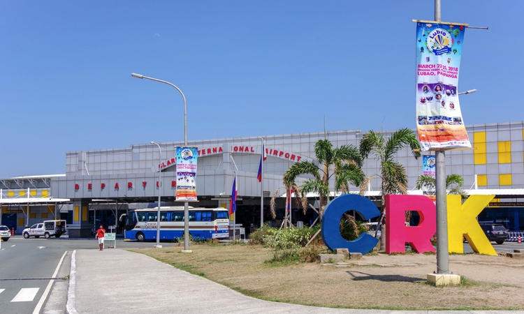 Kiadó iroda Clark Freeport
