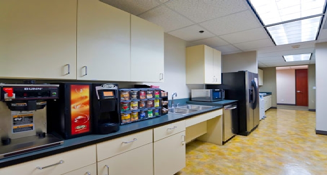 Rent office 106 East Sixth Street_1-1