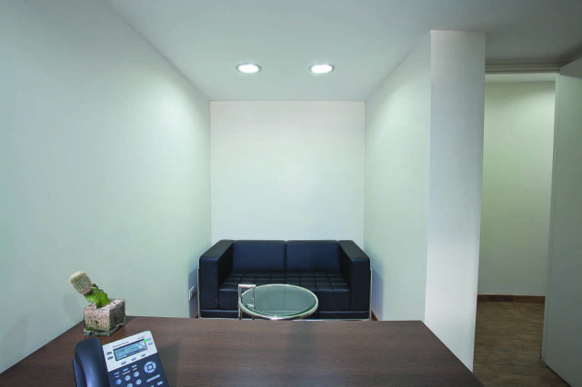 Rent office Hamra Main Street, Intersection AbdelAziz Street, Modca Building (Bank Byblos Building)_2-1