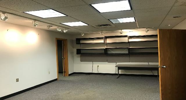 Business Center 165 N. Fifth St._1-1 Rent office 165 N. Fifth St._1-1