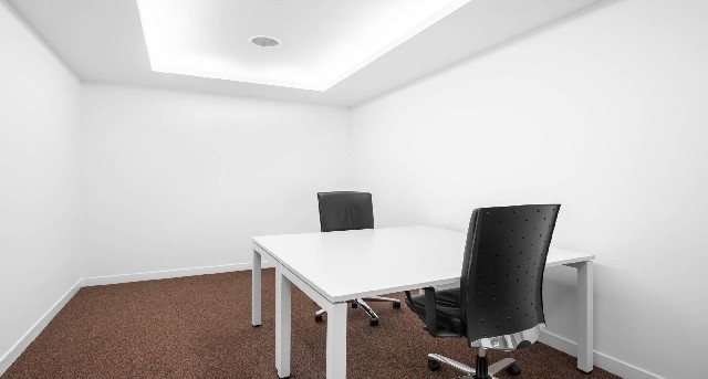 Pronájem kanceláře  200 South Executive Drive_2-1