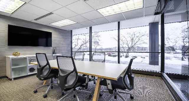 Pronájem kanceláře  200 South Executive Drive_9-1