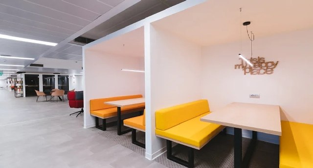 Bureaux à louer 240 Northeast Promontory_9-1