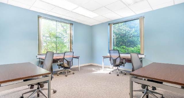 Bureaux à louer 2500 Regency Parkway_6-1