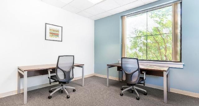 Bureaux à louer 2500 Regency Parkway_8-1