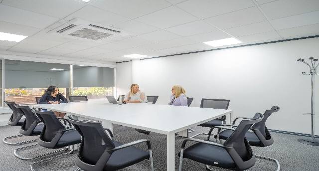 Rent office 28 Baddow Road_6-1
