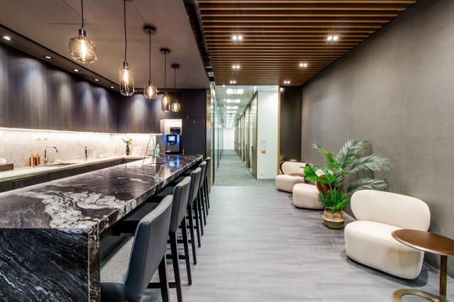 Rent office 19/F, Cheung Kong Center, 2 Queen's Road Central, Hong Kong Island_1-1