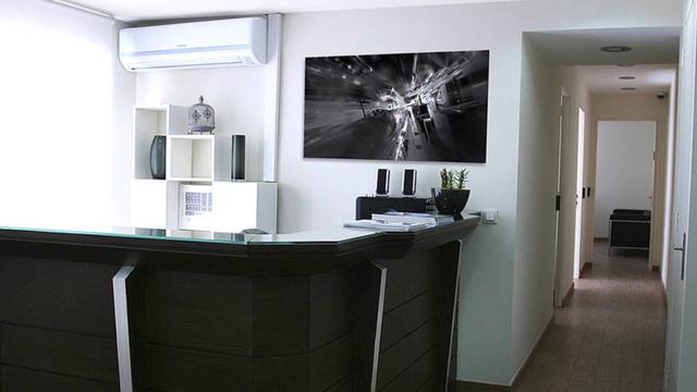 Rent office Hamra Main Street, Intersection Abdel Aziz Street, Modca Building (Bank Byblos Building)_1-1