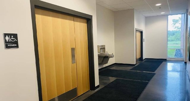 Alquiler oficinas 4620 E. 53rd Street_4-1