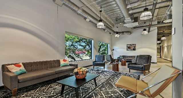 Kantoor te huur 5113 South Harper_1-1
