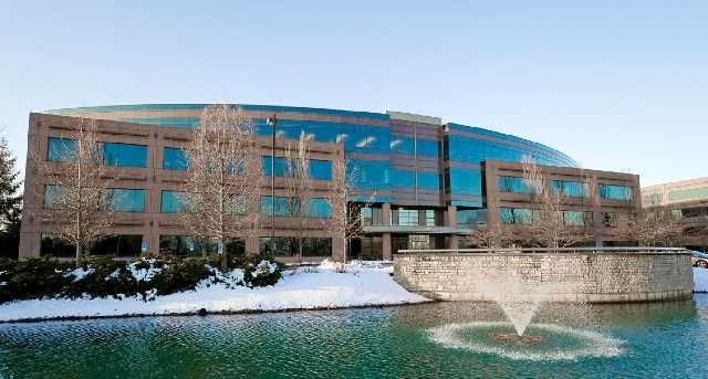 Rent office 545 MetroPlace South, One Metro Place_1-1