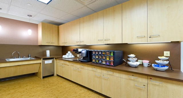 Kantoor te huur 6100 Oak Tree Boulevard_8-1