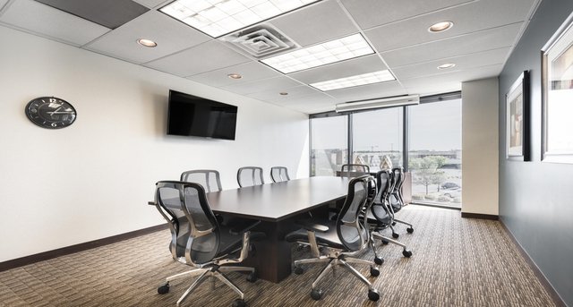 Rent office 6201 Fairview Road_1-1