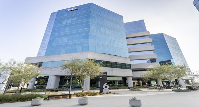 Rent office 6 Centerpointe Drive_9-1