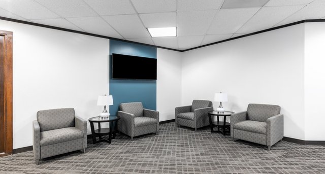 Rent office 950 Echo Lane_1-1