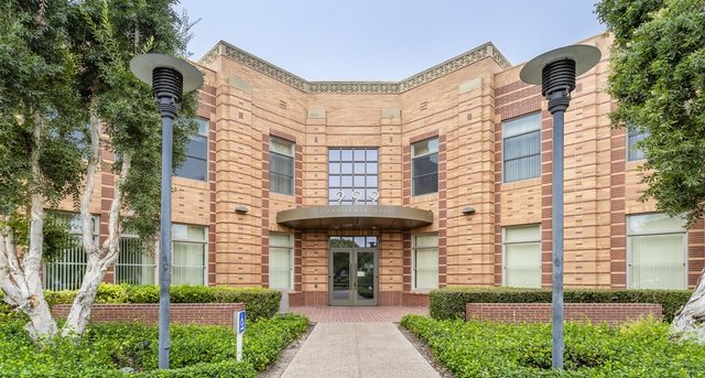 Rent office 999 Corporate Drive_7-1