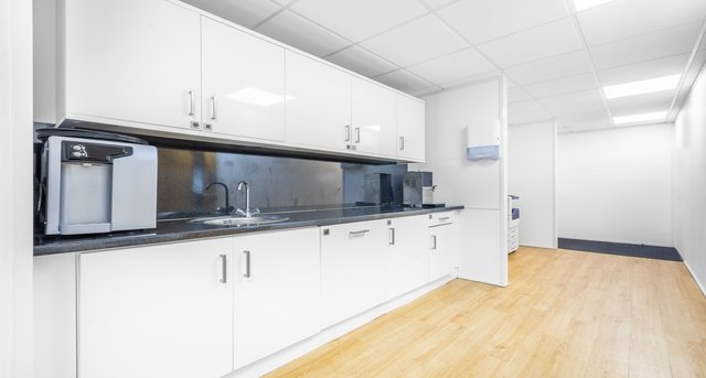 Alquiler oficinas Afon Building_4-1