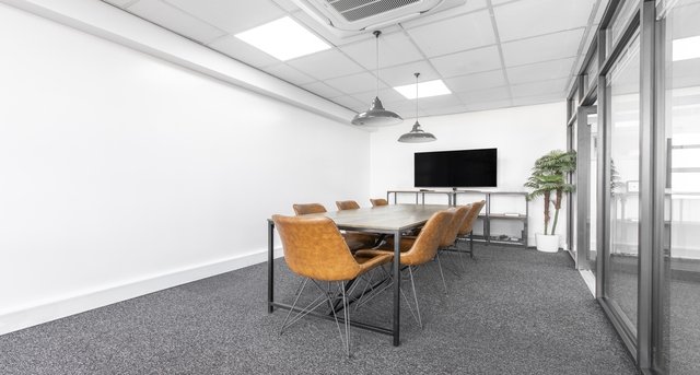 Rent office Andersons Road_7-1