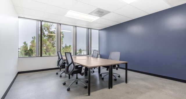 Alquiler oficinas Commerce Corporate Center_6-1