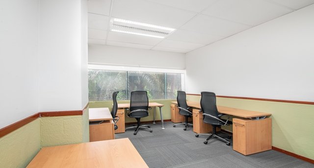 Rent office Country Club Financial_3-1