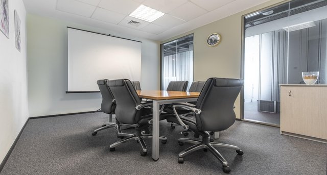 Rent office Crystal Building 1_2-1