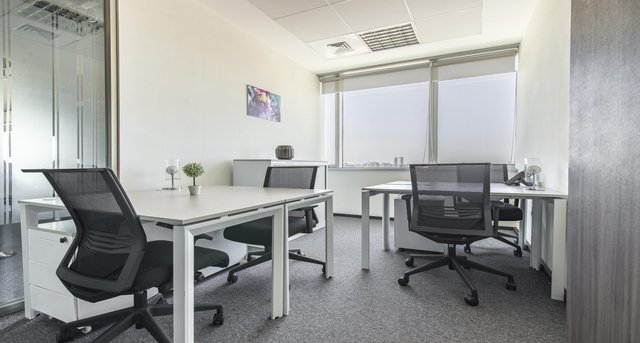 Rent office Crystal Building 1_3-1