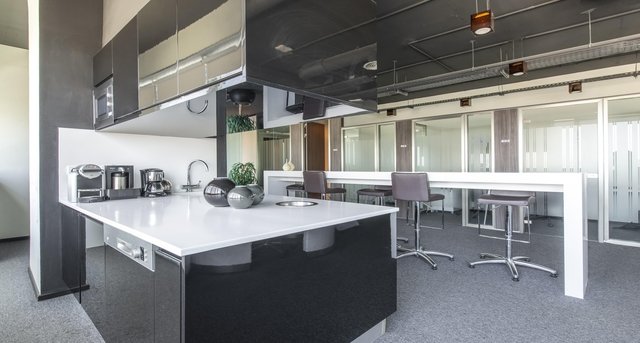 Rent office Crystal Building 1_4-1