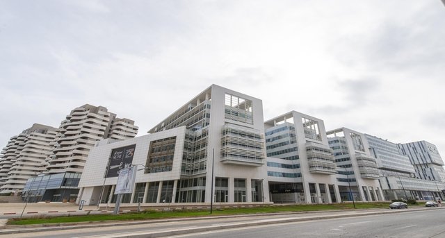 Bureaux à louer Crystal Building 1_6-1