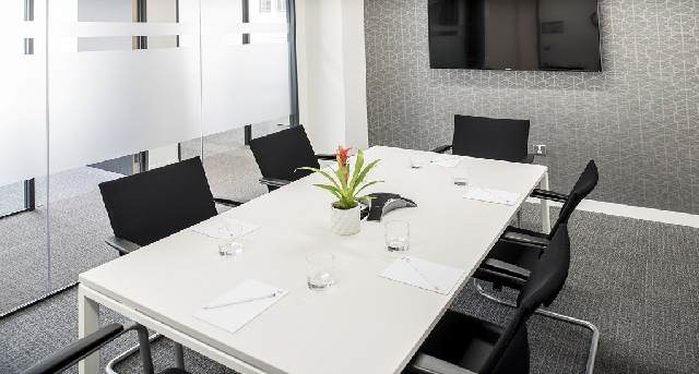 Rent office Dickenson Road_1-1