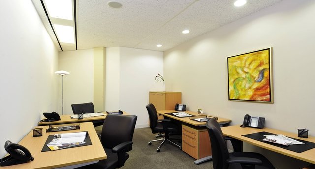 Cнять офис Kokusai Building_4-1