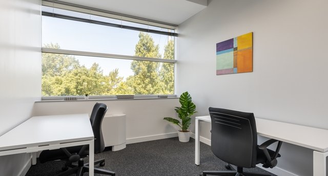 Rent office Lake Towers_6-1