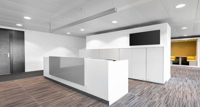 Sewa kantor Lakeside Geneva Building_2-1