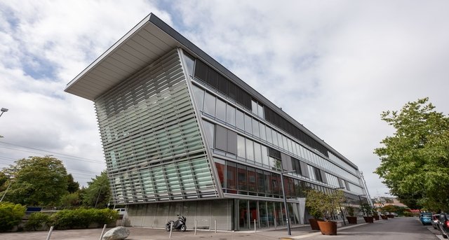 Sewa kantor Lakeside Geneva Building_9-1
