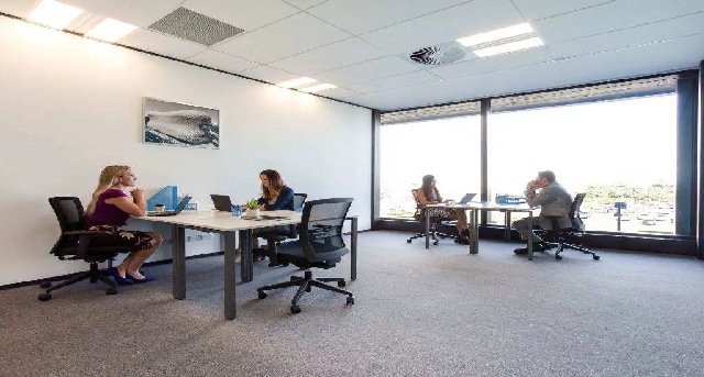 Rent office Leonard Isitt Drive 6_1-1