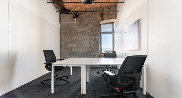 Rent office Les Docks Marseille_3-1