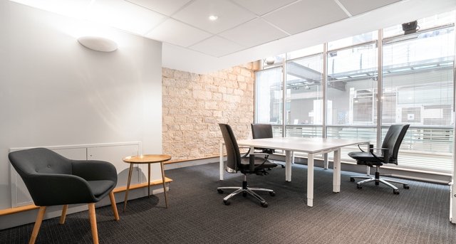 Rent office Les Docks Marseille_4-1