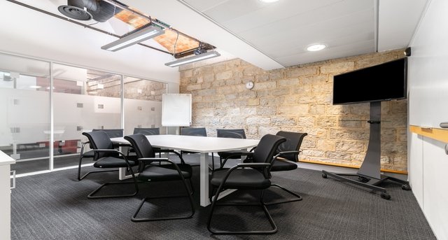 Rent office Les Docks Marseille_6-1