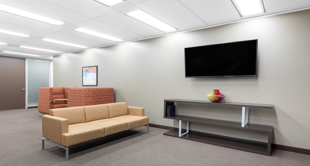 Rent office Mississauga Executive Centre 2_1-1