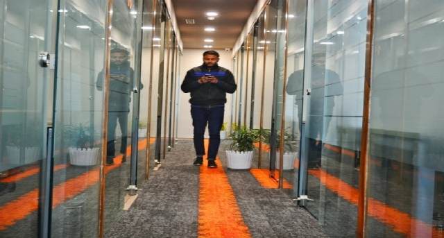 Rent office Plot - 505, Udyog Vihar, Phase - III_3-1