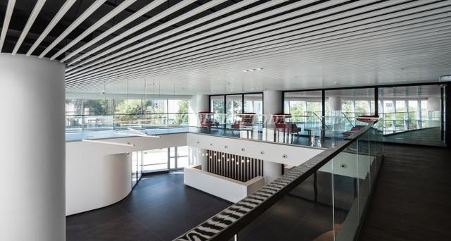 office rent poklonka place-1