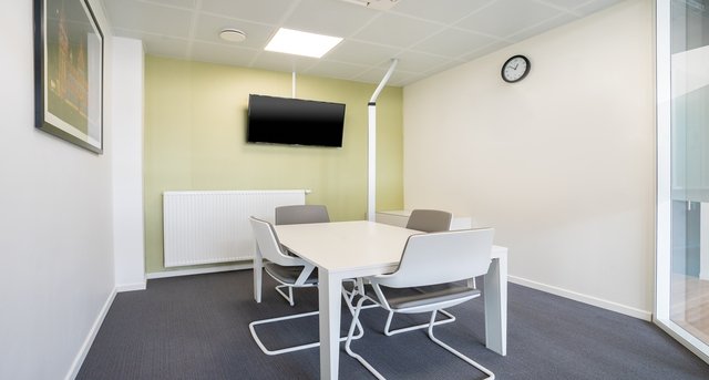 Rent office Saint Niklaas Railway Station_2-1