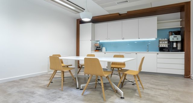 Sewa kantor Skylight Building_4-1