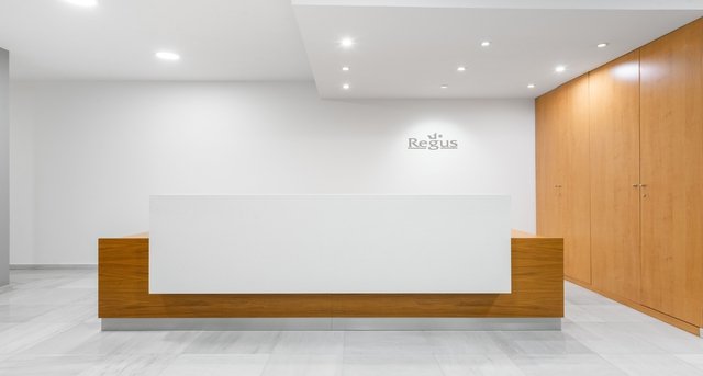 Rent office Sorolla Centre_2-1