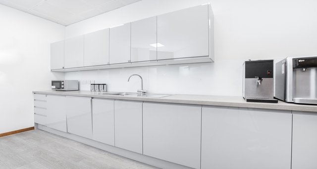 Rent office Stockley Park_4-1