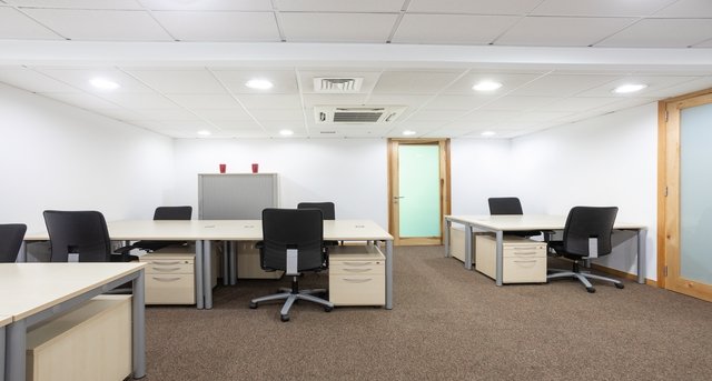 Rent office Tower Business Centre_3-1